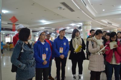 校学生会学生干部首次参观我校食堂后厨
