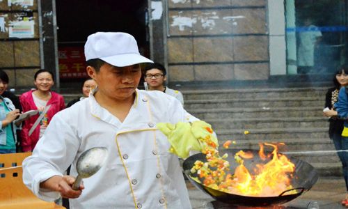 学校第七届美食文化节圆满结束